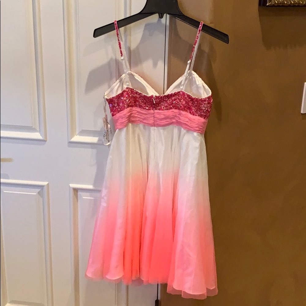 Scala Sz 6 Pink And White Gradient Color! - image 3
